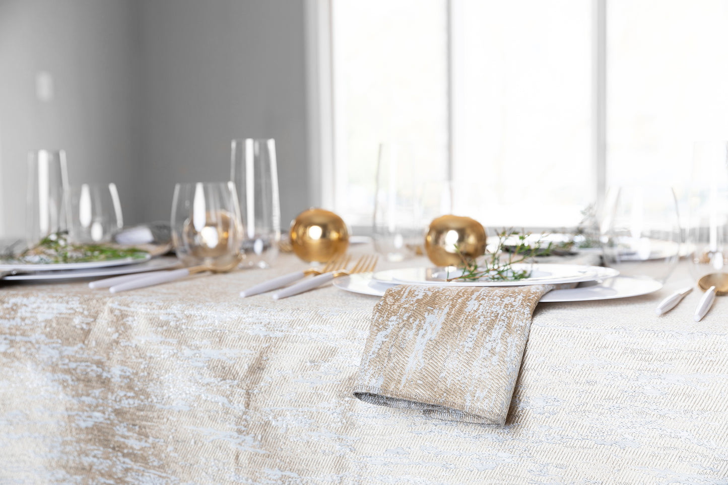 Double Sided Metallic Gold/Silver Tablecloth