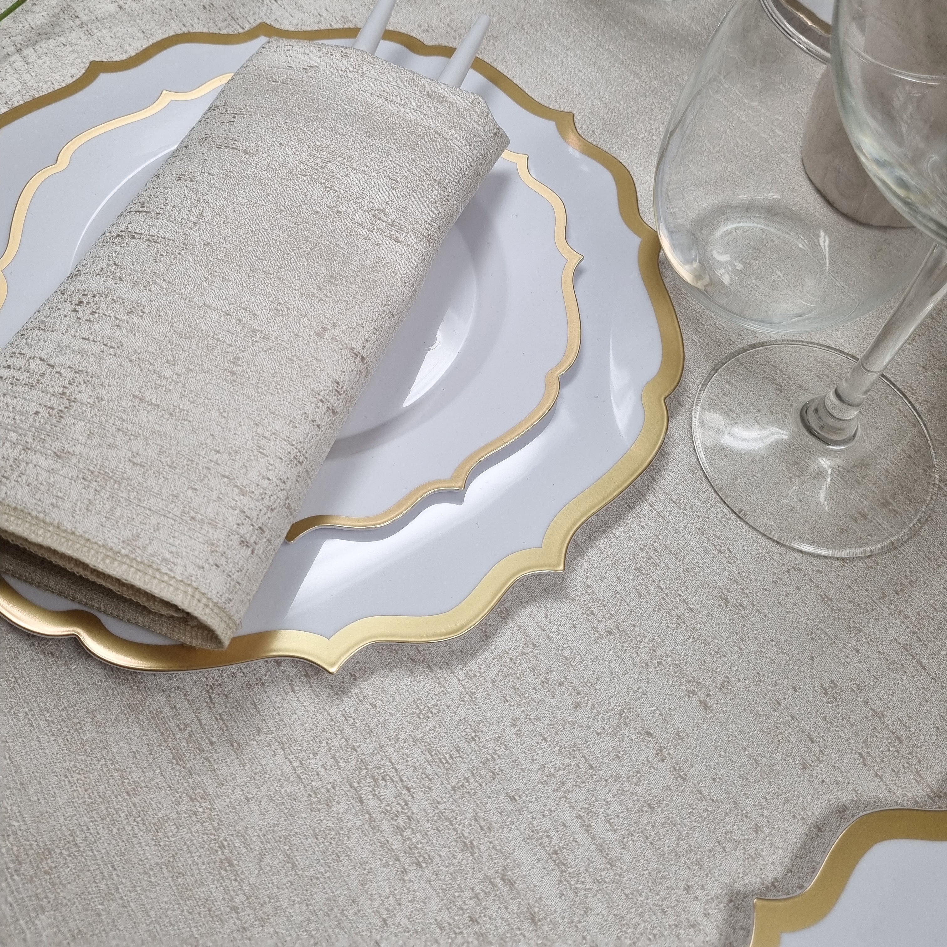 Double Sided Metallic Gold/Silver Napkins- Set of 6 – Belletabledecor